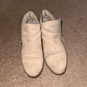 Arizona Jean Company Cream Ankle Booties